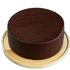 4 ile 6 kişilik Klasik sade çikolatalı yaş pasta