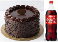 4 ile 6 kişilik Sade klasik çikolatalı yaş pasta 1 litre cola Doğum günü pastası siparişi online pastane
